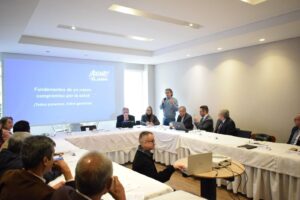 “En mi gobierno se acaba el caos en la salud”: Fajardo promete acción inmediata desde el primer día 11 WhatsApp Image 2025 10 07 at 11.43.53 AM 1