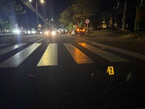 Motociclista murió tras atropellar a un peatón y chocar contra una camioneta en Mirolindo 11 WhatsApp Image 2026 07 17 at 9.35.20 PM