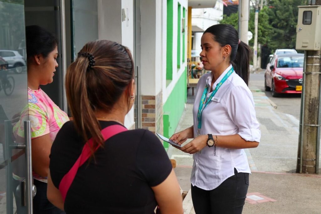 Alcaldía de Ibagué sensibilizó a comerciantes de Belén sobre el buen uso del espacio público 11 IMG 20260818 WA0030