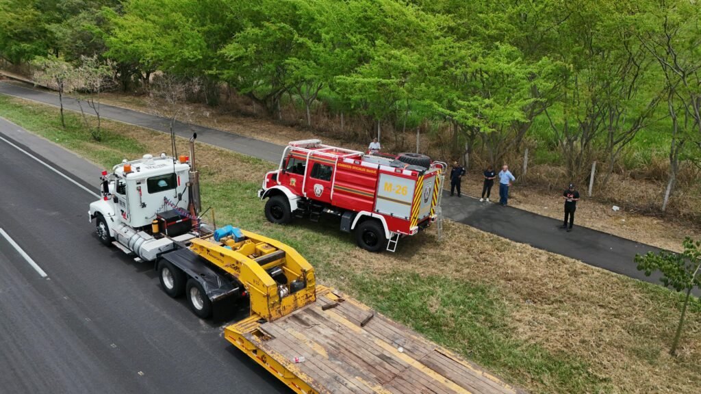 Ibagué fortalece su respuesta contra incendios forestales con la llegada de la máquina Unimog 11 IMG 20260901 WA0112