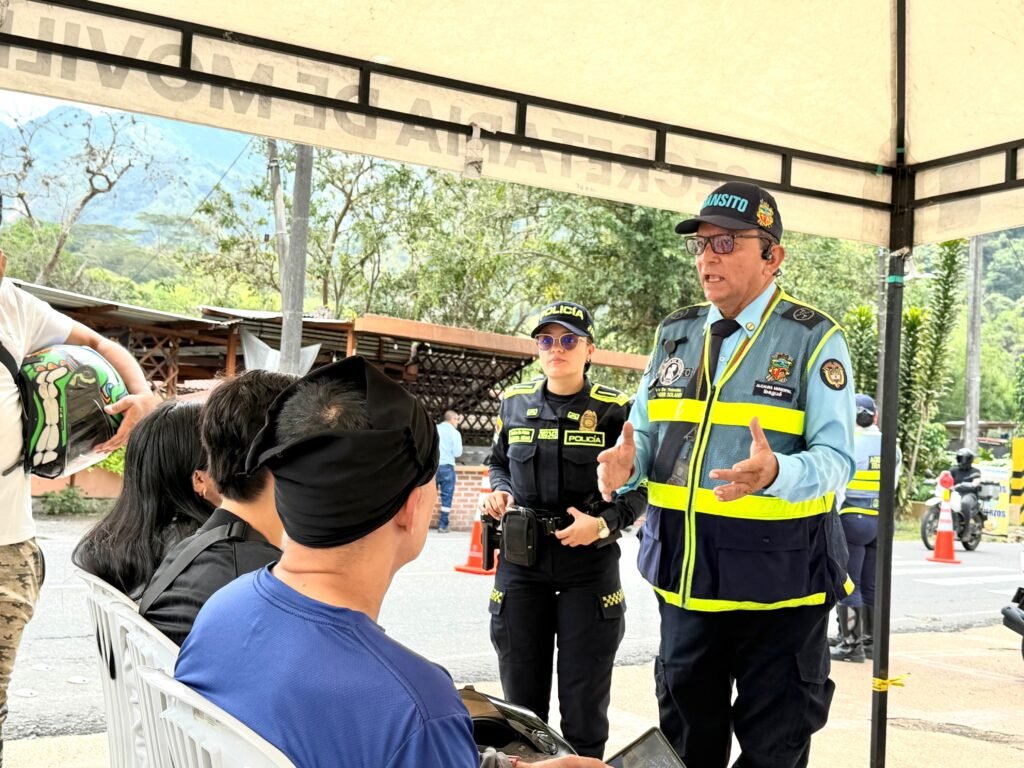 Autoridades refuerzan la seguridad vial con jornada pedagógica en Chapetón 13 WhatsApp Image 2026 09 03 at 4.08.14 PM