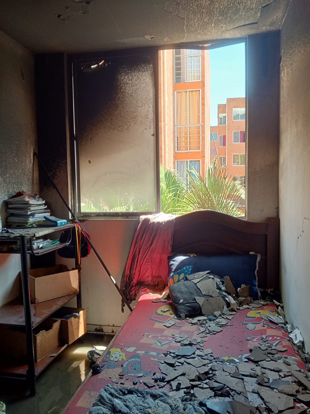 Incendio en apartamento del conjunto Monterrey en Ibagué dejó daños en varias habitaciones 11 IMG 20261023 WA0086